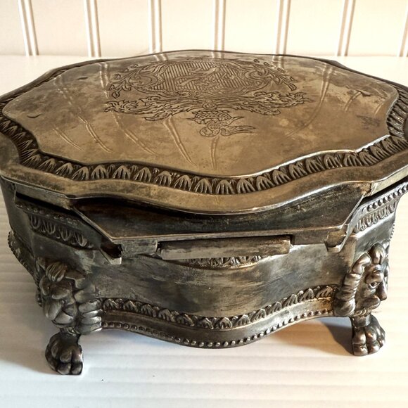 Vintage Silver Plate Hinged Jewelry Trinket Box Lion Crest & Feet Int'l Silver - Picture 4 of 15